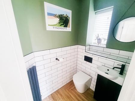 Dowsntairs WC