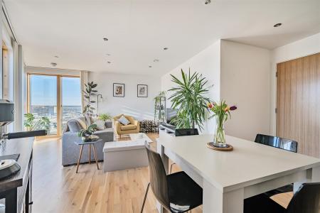 Living room / kitchen