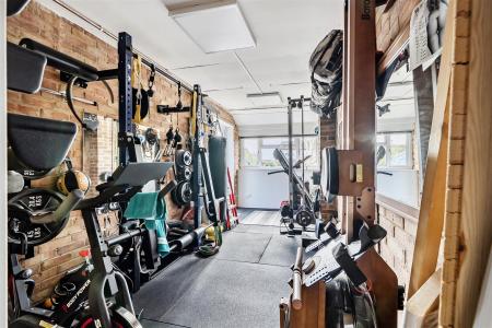 Garage/gym