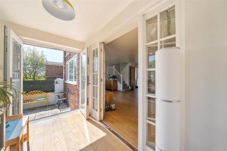Garden room / play room