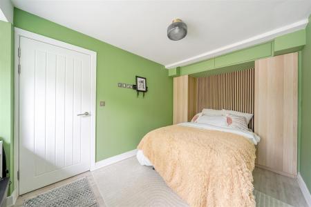 Living room / bedroom five