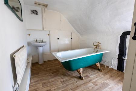 BATHROOM 2