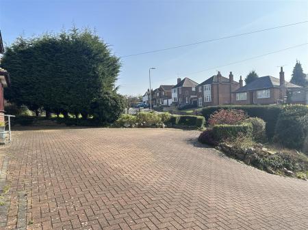 FRONT DRIVERWAY