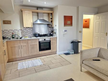 Open Lounge, Diner & Kitchen