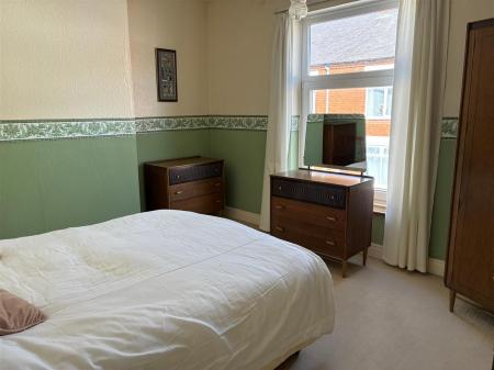 FRONT BEDROOM