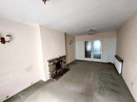 LOUNGE/DINING ROOM