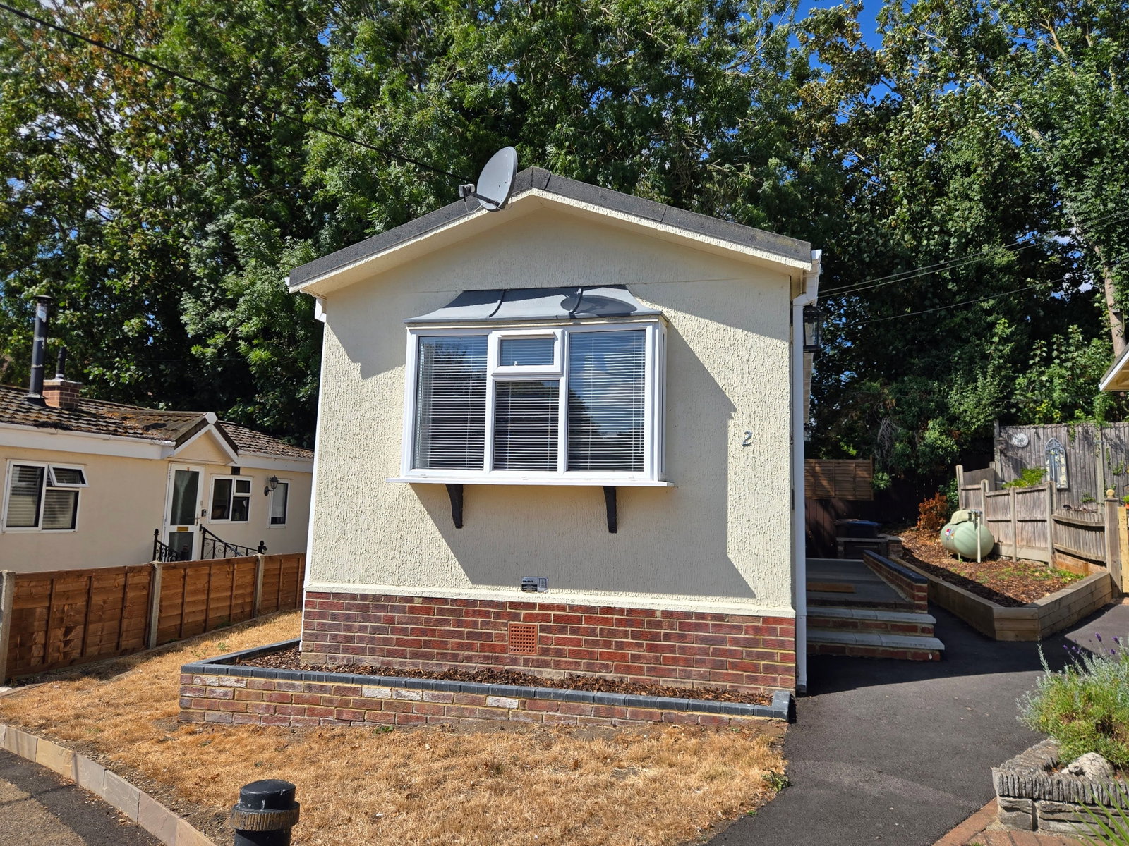 Image for Refurbished PARK HOME for over 50's - Ashleigh Park, Barwick, Nr Ware, Herts