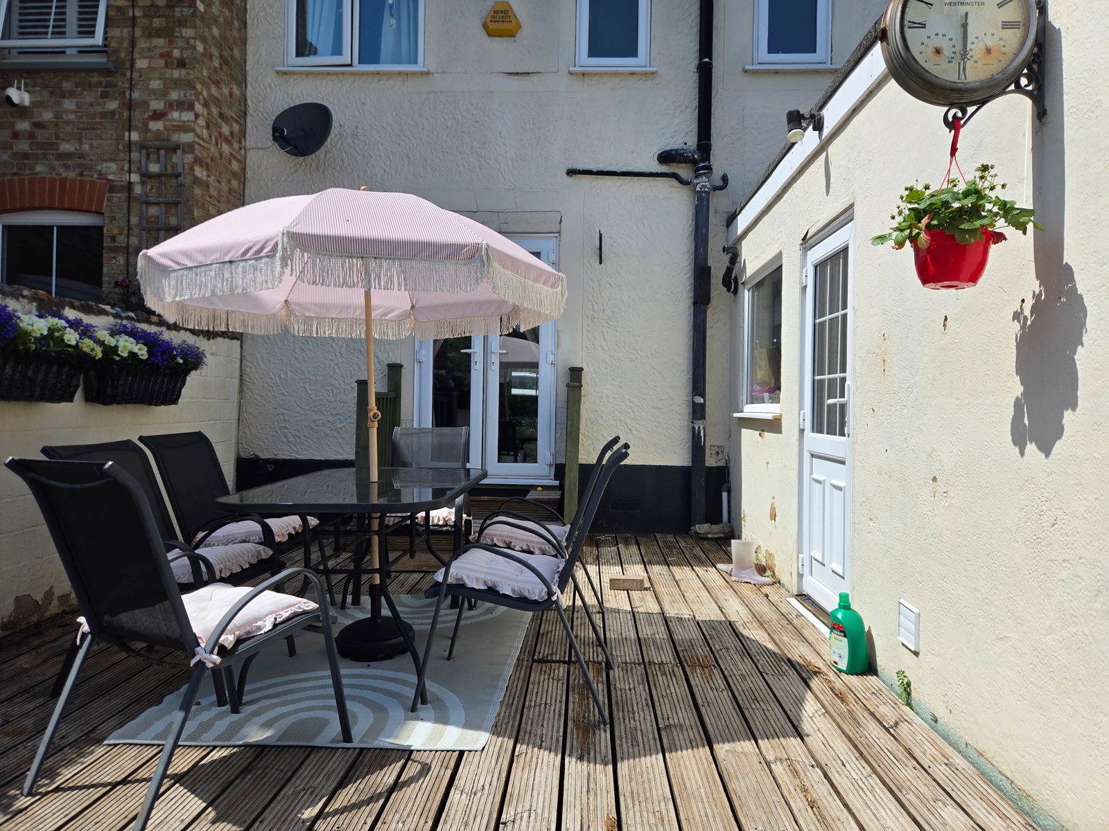 Image for CHAIN FREE - High Street, Puckeridge, Herts