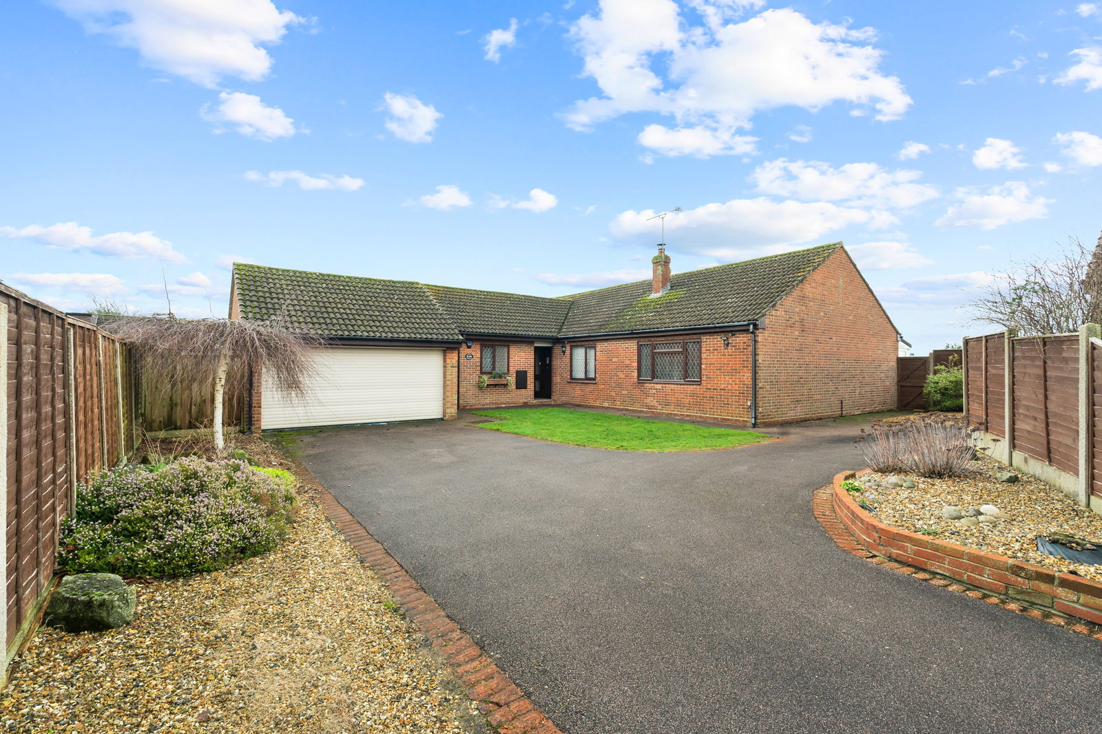 Image for Little Henleys, Hunsdon