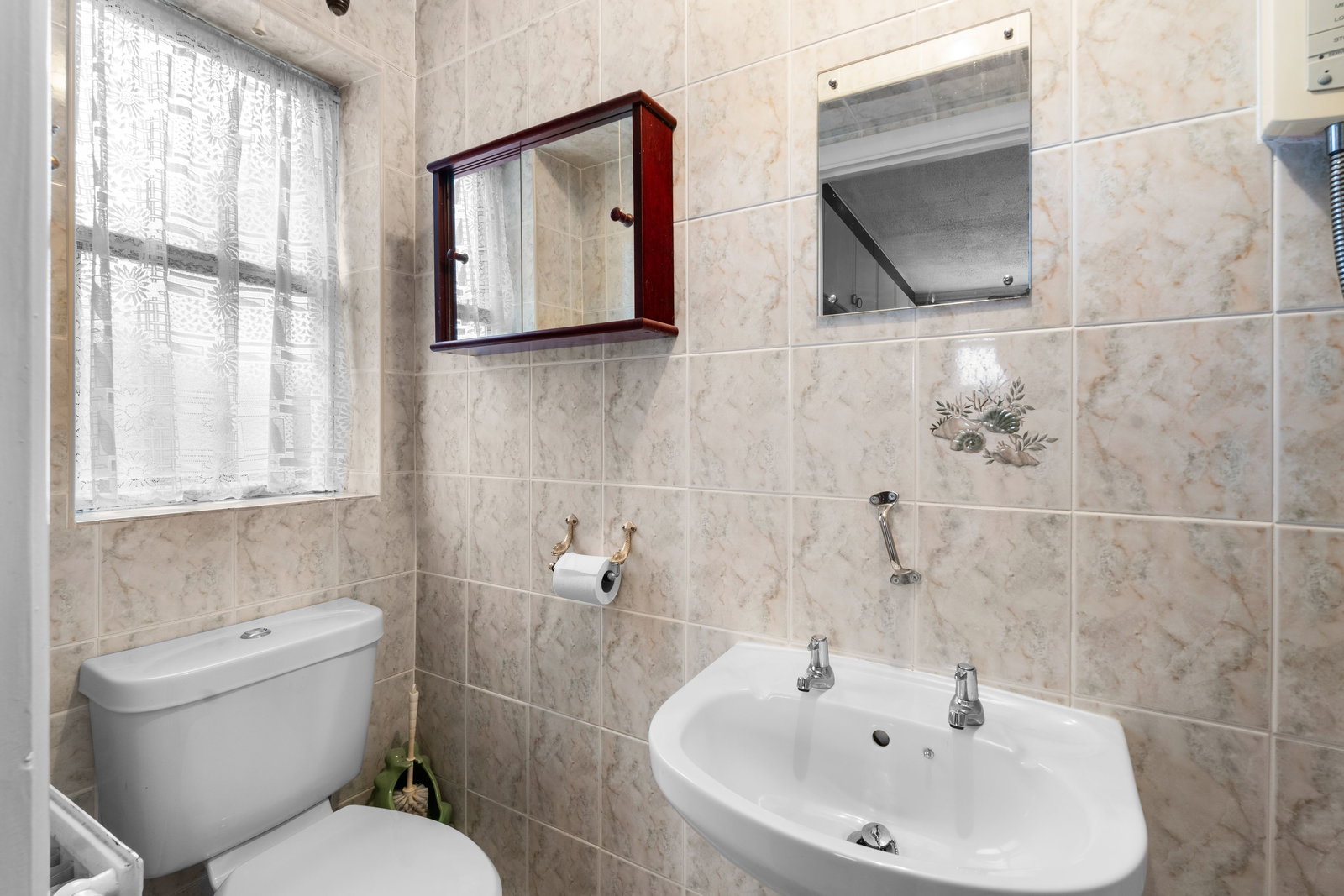 Image for Little Henleys, Hunsdon