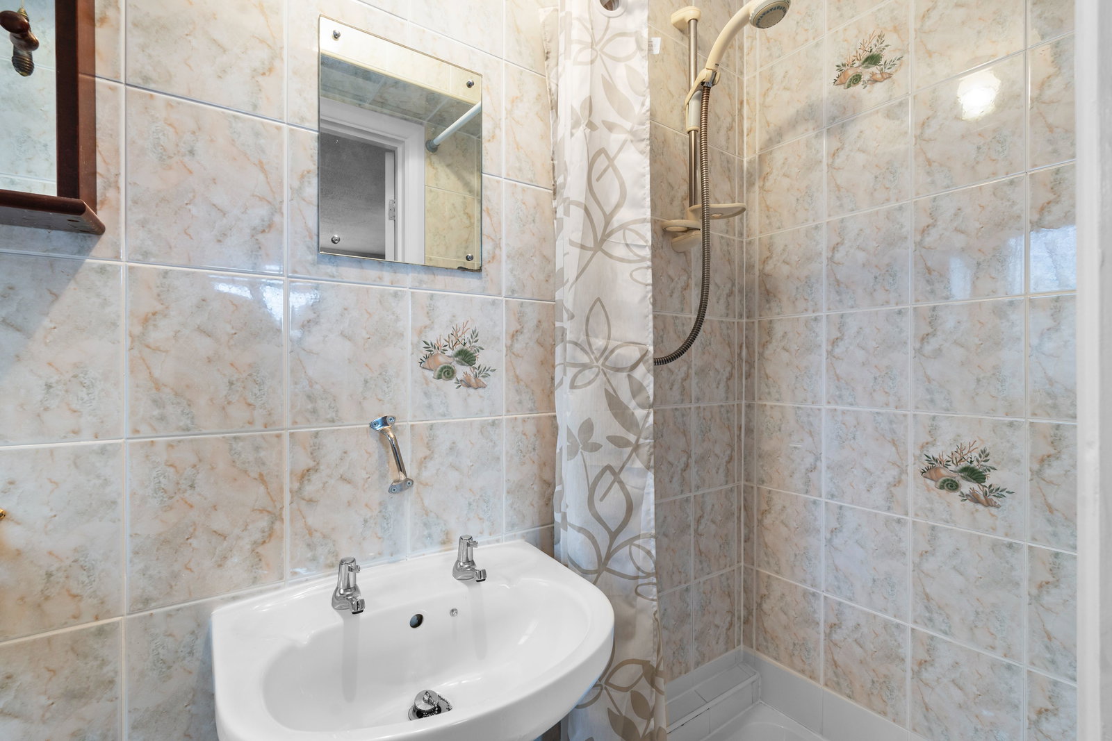 Image for Little Henleys, Hunsdon