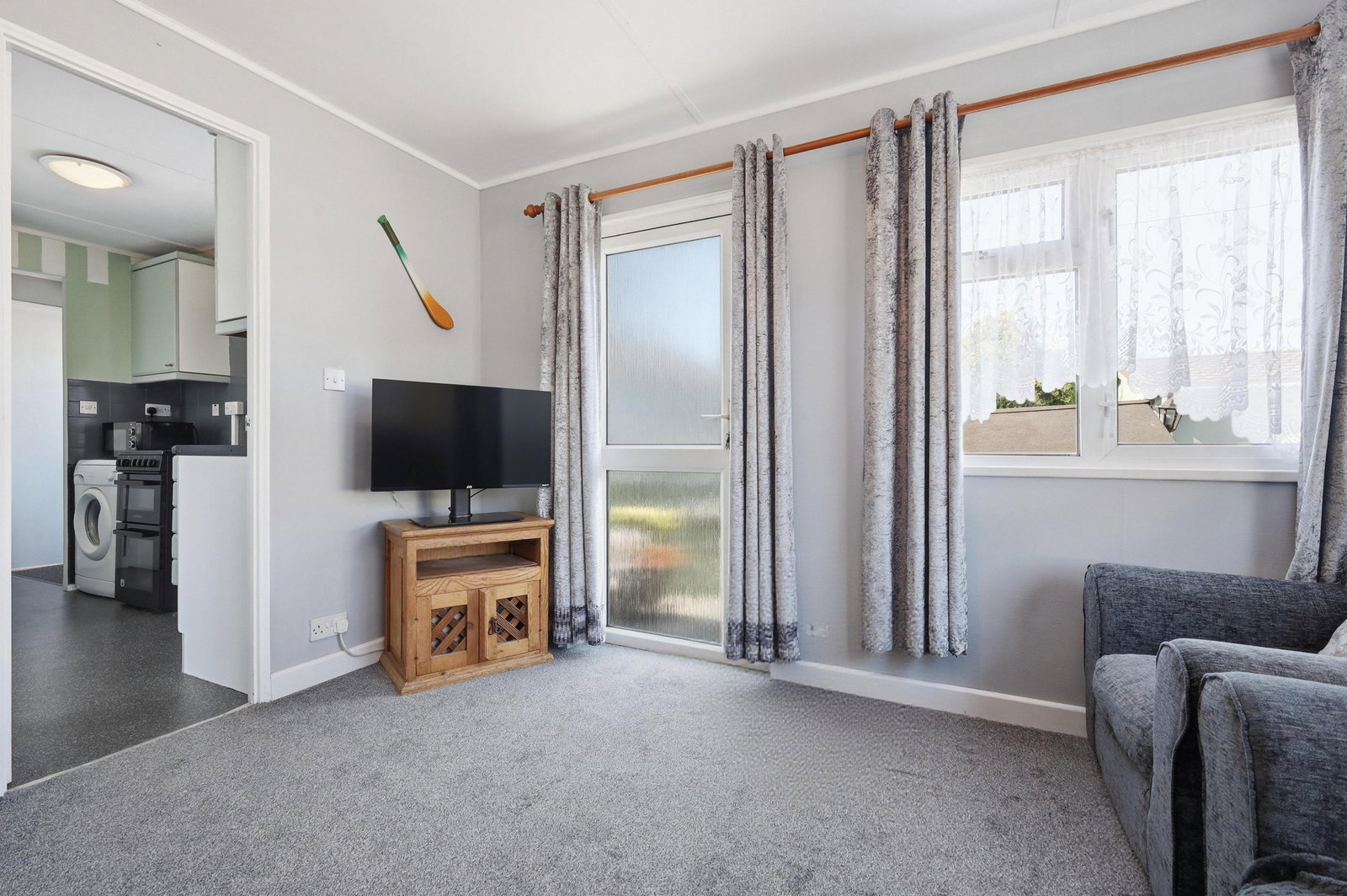 Image for Park Home, Roydon : Full Time Residence
