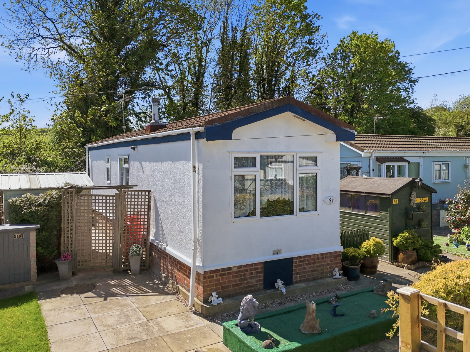 Image for Park Home, Roydon : Full Time Residence