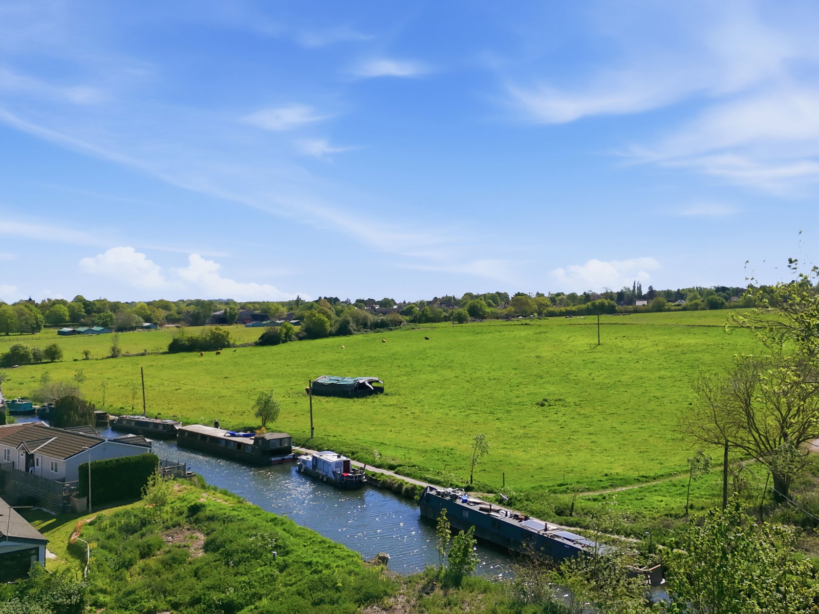 Image for Park Home, Roydon : Full Time Residence