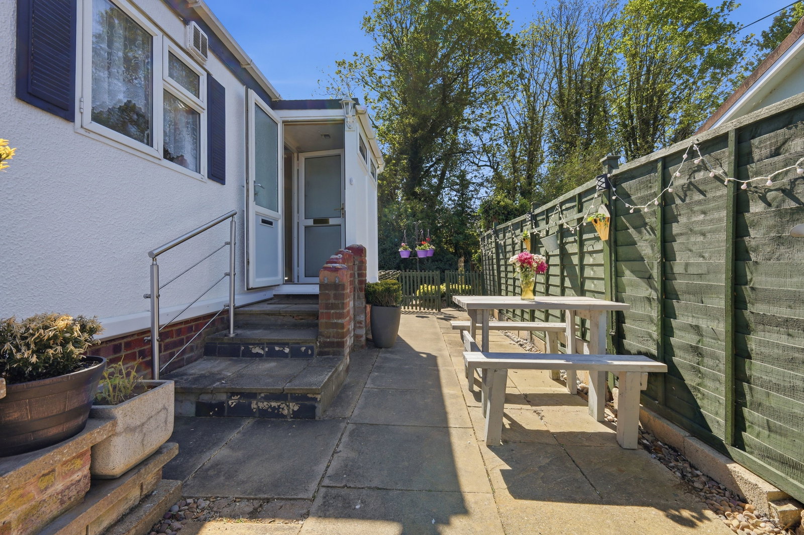 Image for Park Home, Roydon : Full Time Residence