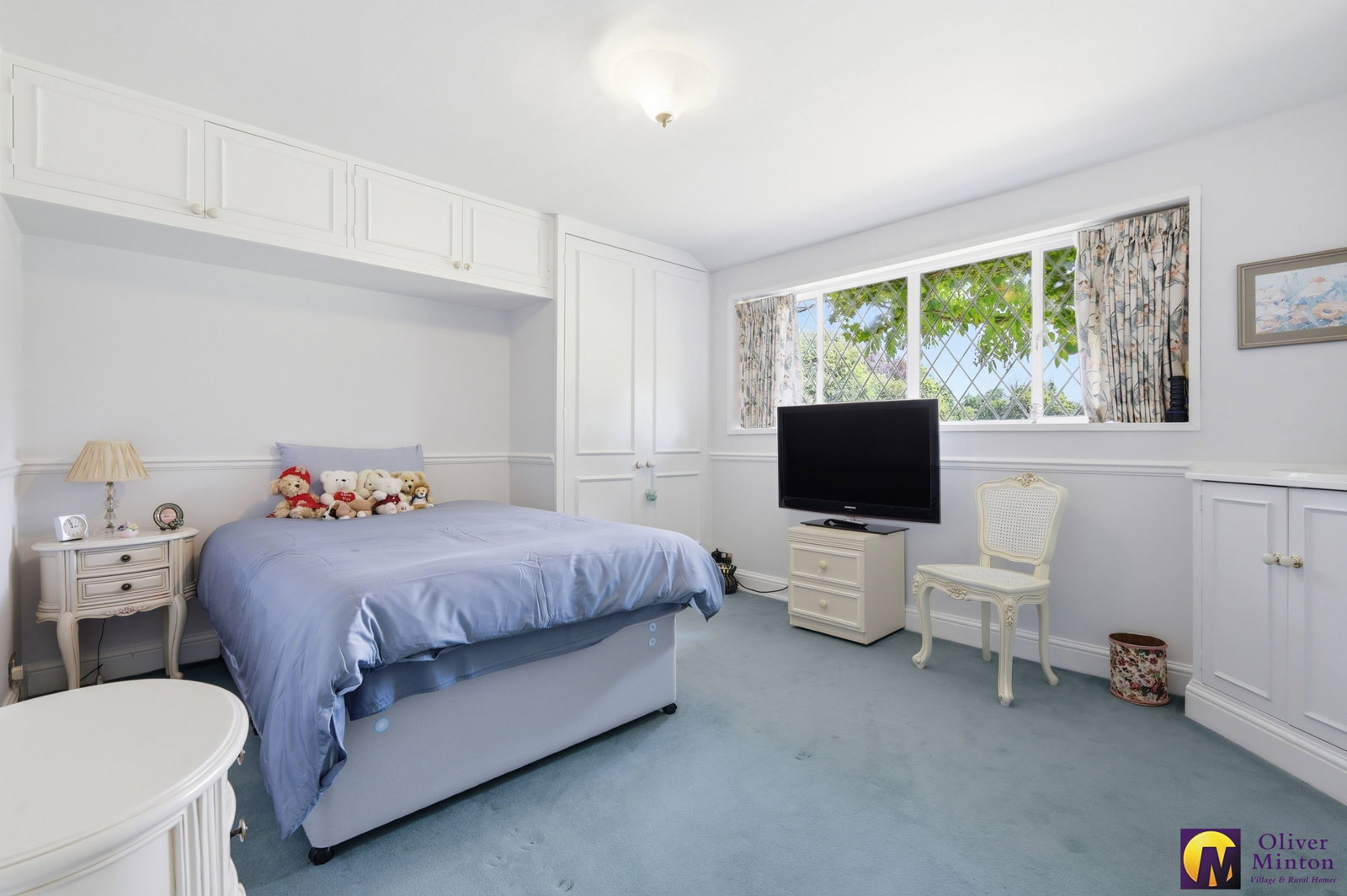 Image for Harlow Road, Roydon : CHAIN FREE