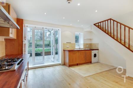Kitchen (Main)
