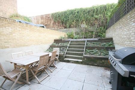 Kentish Town Road_Garden_37512