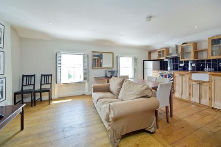 Open plan kitchen/dining area