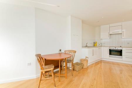 kitchen/dining area (Main)