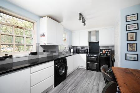 Kitchen (full view)