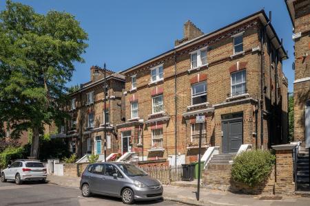 Exterior (sideiew)