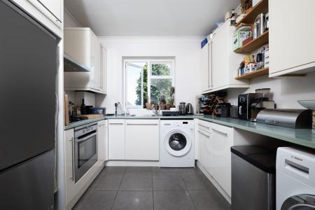 Kitchen (full view)