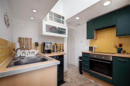 Kitchen (side view)