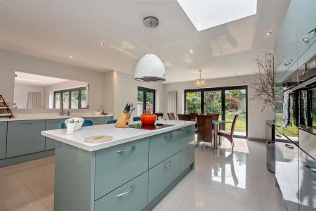 Kitchen/Breakfast Room