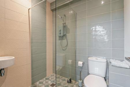 En-Suite to Bedroom Three