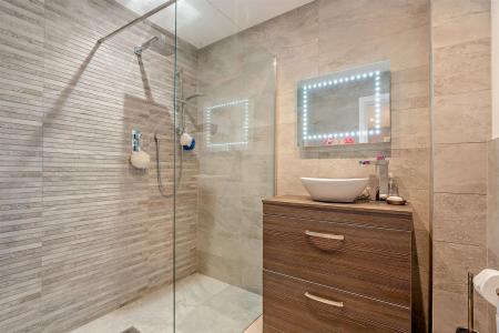 En-Suite to Principal Bedroom