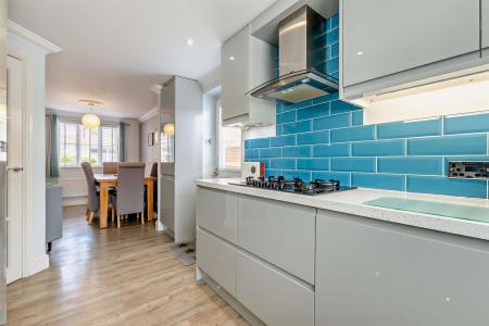 Kitchen / Dining Area