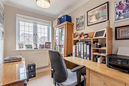 Study / Bedroom 5