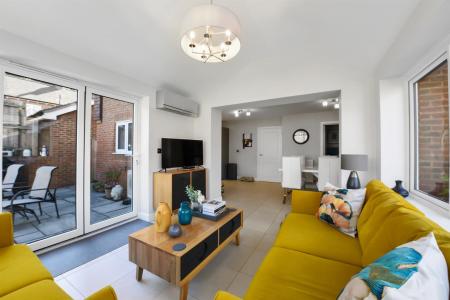 Sunroom / Dining Room