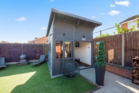 Summer House / Gym