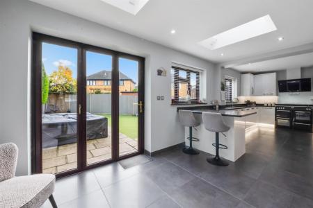 Breakfast Room / Kitchen