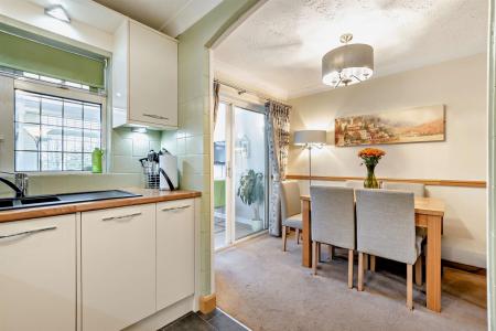 Kitchen / Dining Area