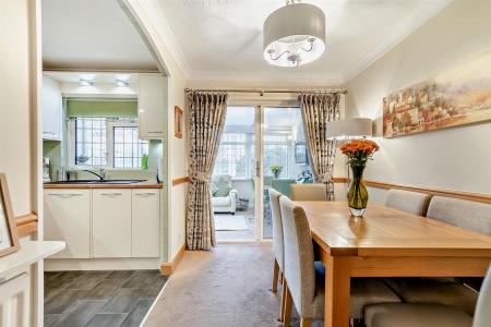Kitchen / Dining Area