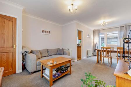 Sitting / Dining Areas