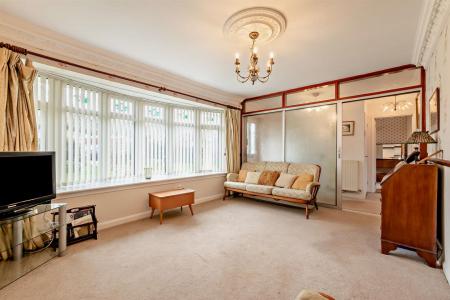 Sitting Room/Dining Room