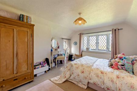 Cottage Principal Bedroom