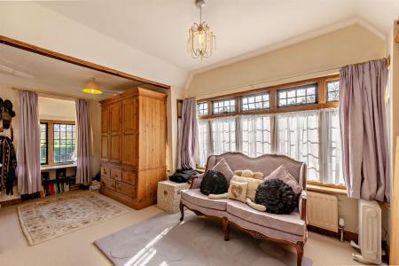 Dressing Area to Principal Bedroom
