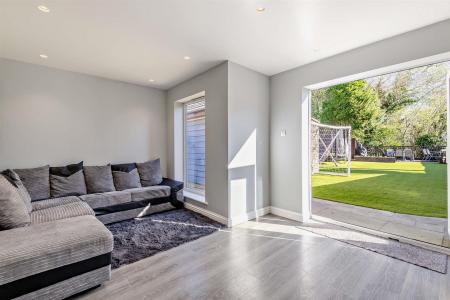 8685372-interior02-800.jpg