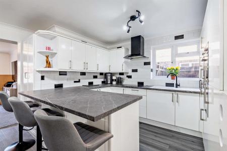 8685372-interior07-800.jpg