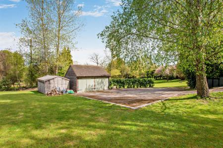 Double Garage & Driveway