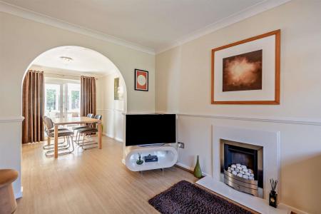 Sitting Room/Dining Room