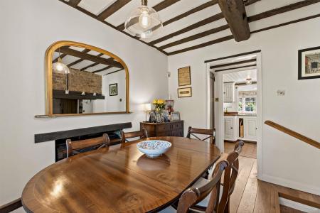 8689399-interior10-800.jpg