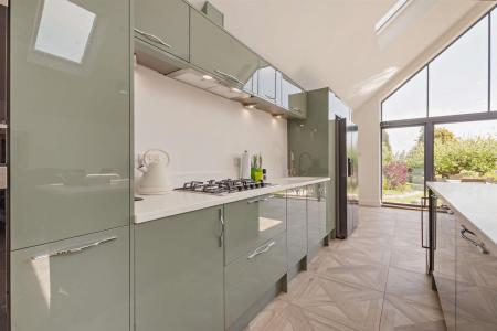 8689134-interior16-800.jpg