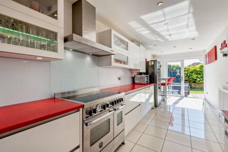 Kitchen/Breakfast Area