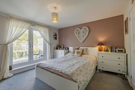 8690365-interior04-800.jpg
